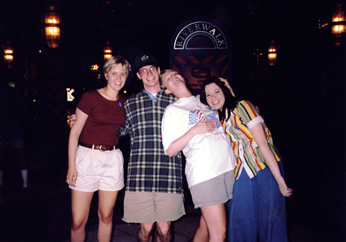 [please donate to the Hurricane Katrina victims]