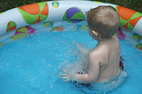 [click for more pool pics]